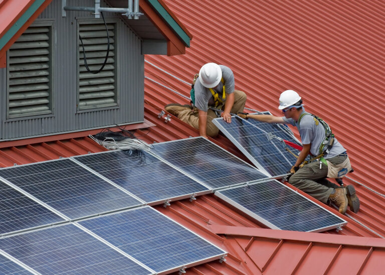 «Las instalaciones solares se multiplicarán por cinco en 2038», según Rethink Energy
